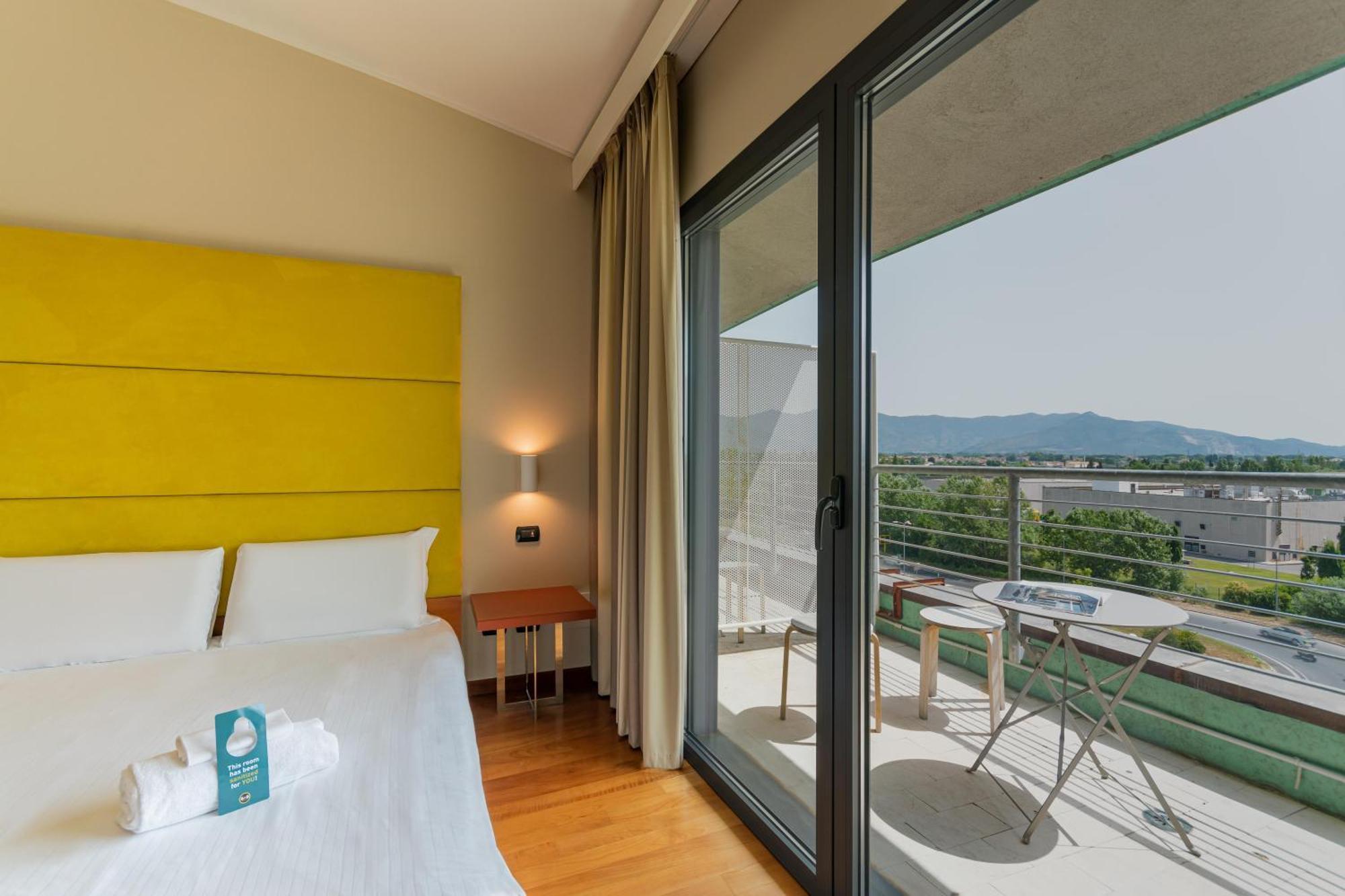 B&B Hotel Pisa Airport Exteriör bild
